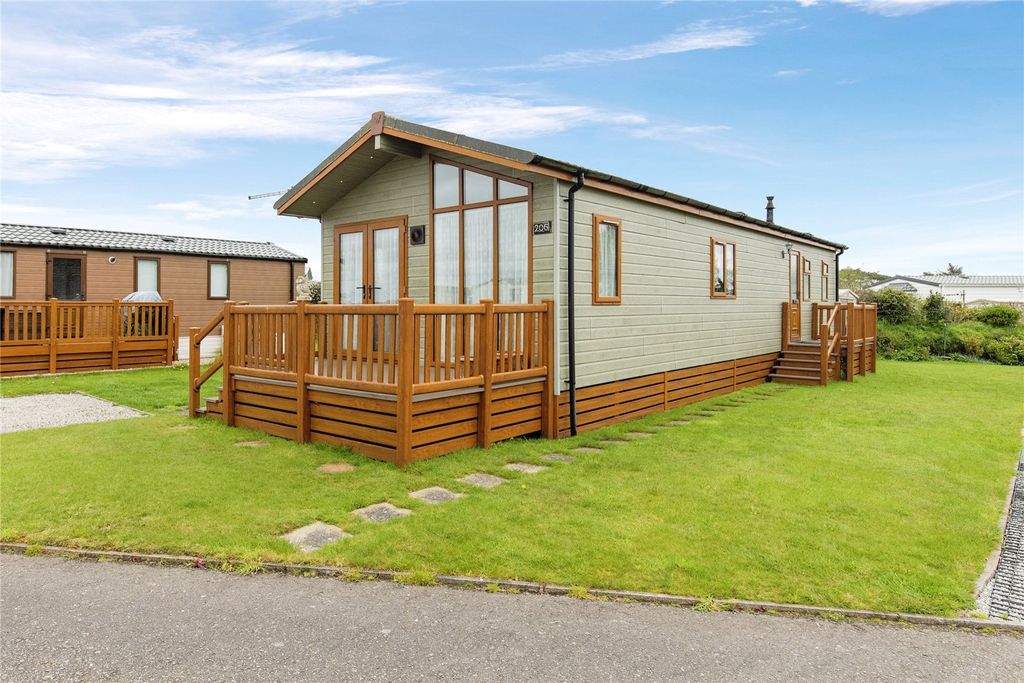 Property photo 1 of 14 Lodge