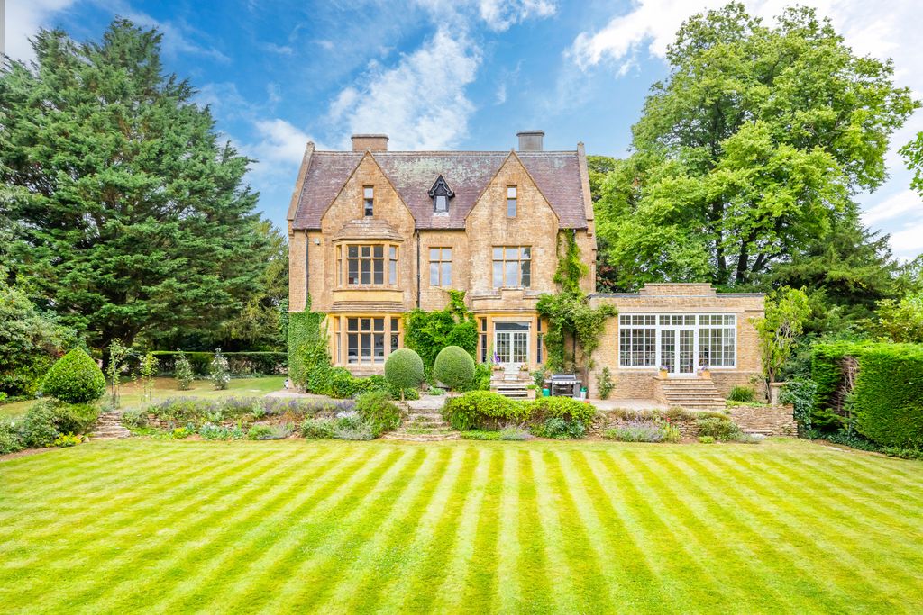 Property photo 1 of 24 The Old Vicarage