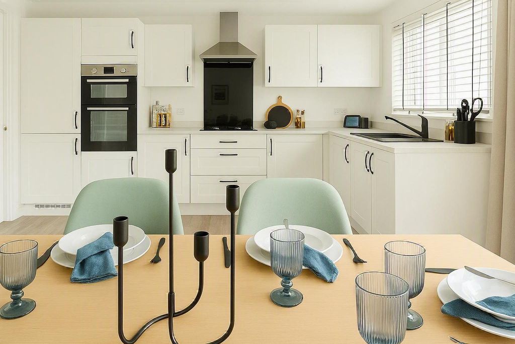 Property photo 2 of 9 Kitchen Dining Room