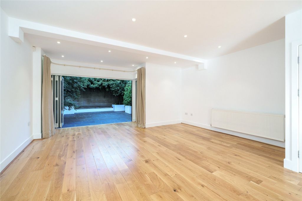 Property photo 3 of 16 Picture No. 06