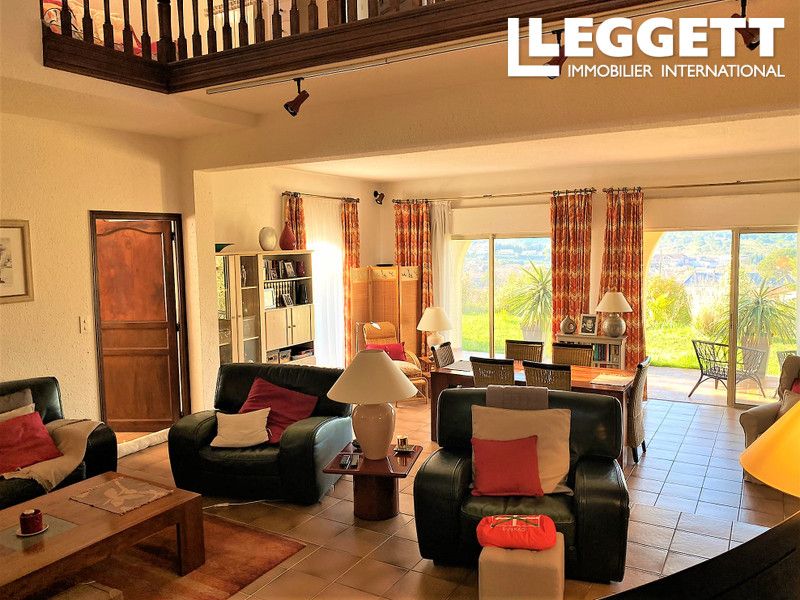 Property photo 2 of 10