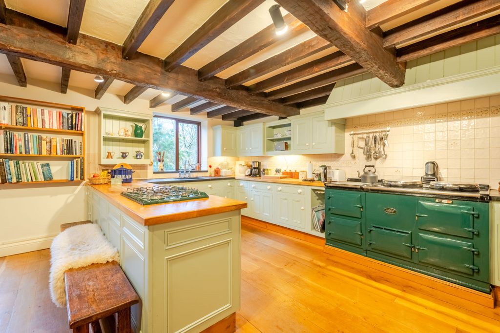 Property photo 3 of 33