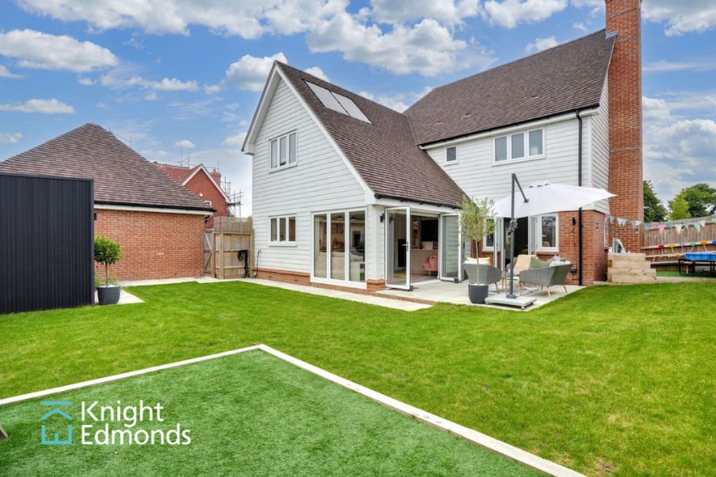 Property photo 1 of 35