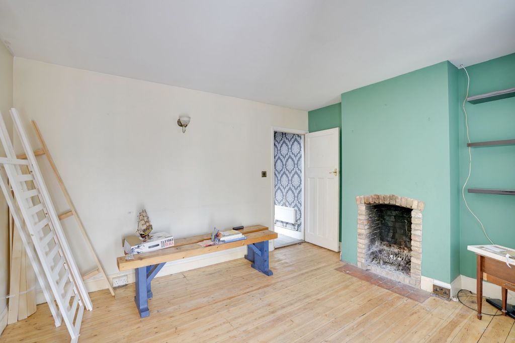 Property photo 3 of 14
