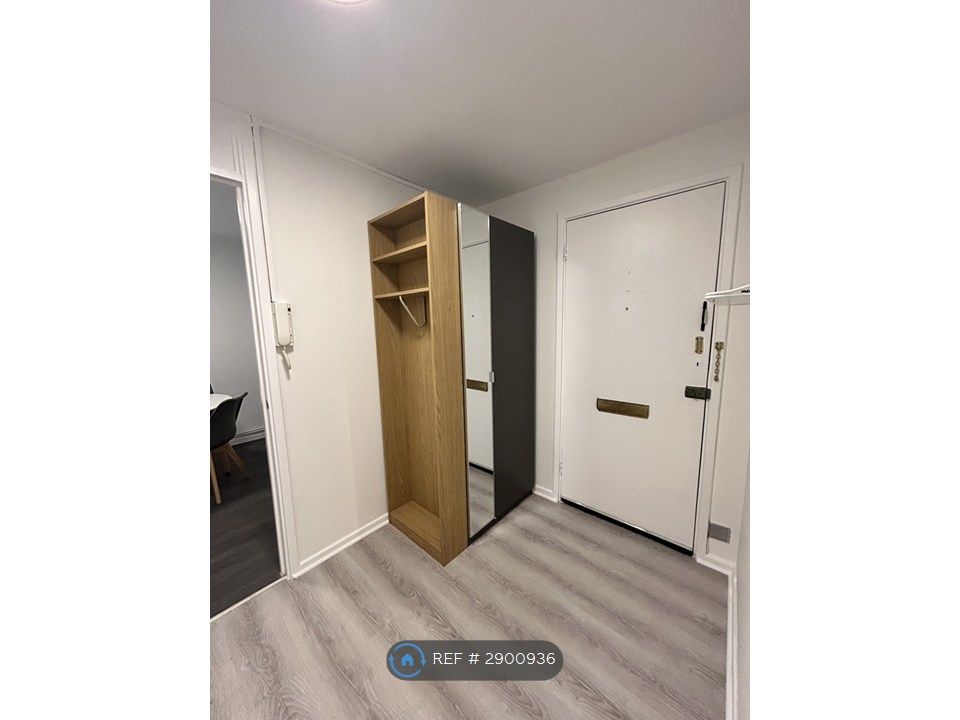 Property photo 3 of 15 Entrance