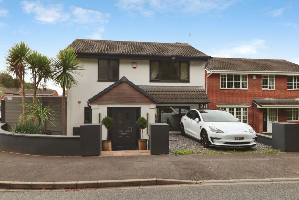 Property photo 1 of 19 Front View