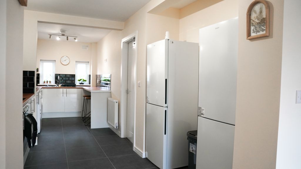 Property photo 2 of 37