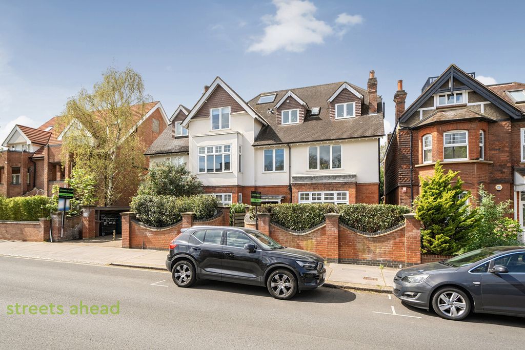 Property photo 1 of 17 49Ec7952-50De-4dc...