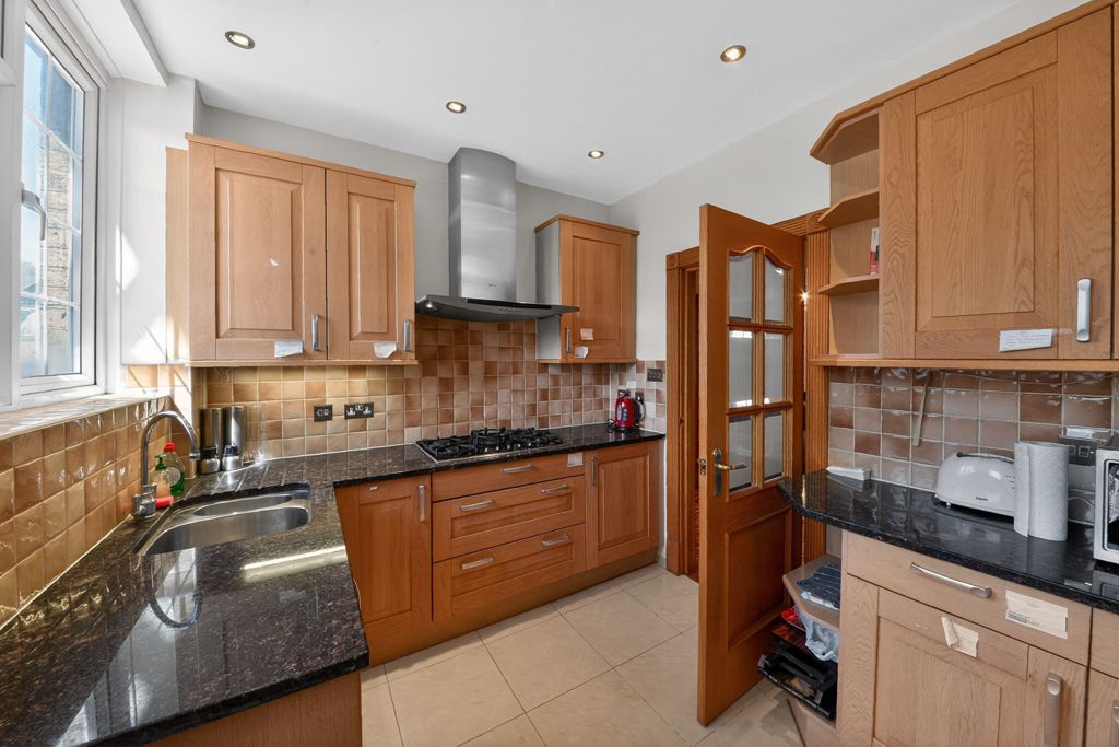 Property photo 3 of 15 Picture No. 02