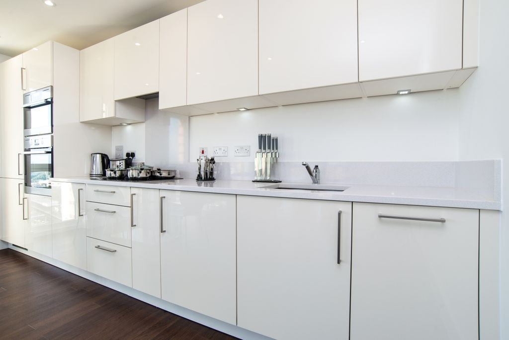 Property photo 3 of 8 Kitchen