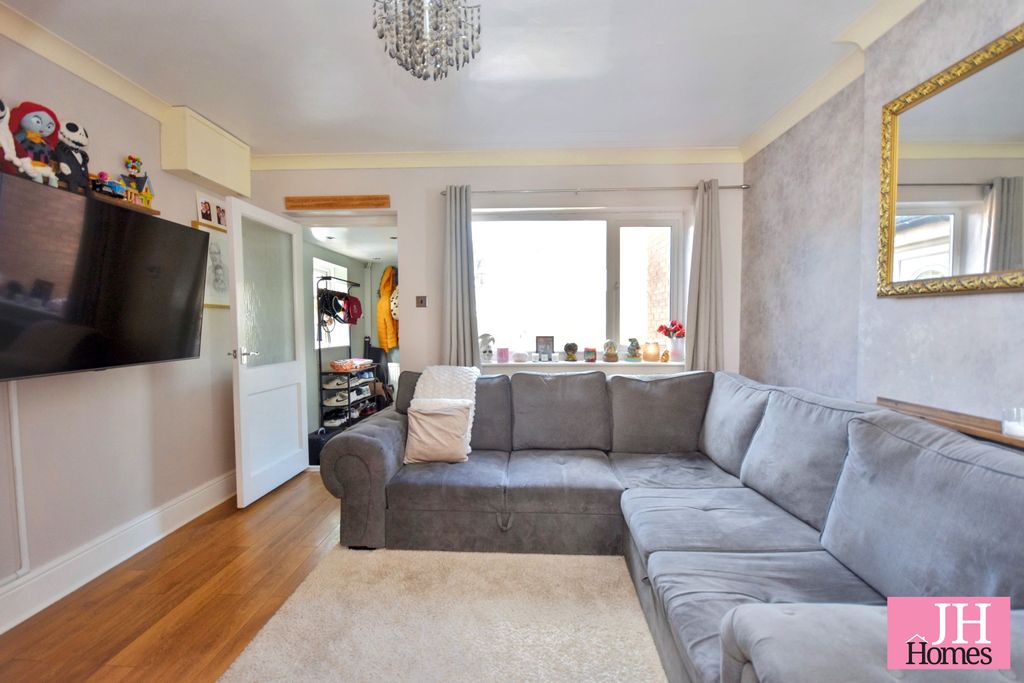 Property photo 3 of 16