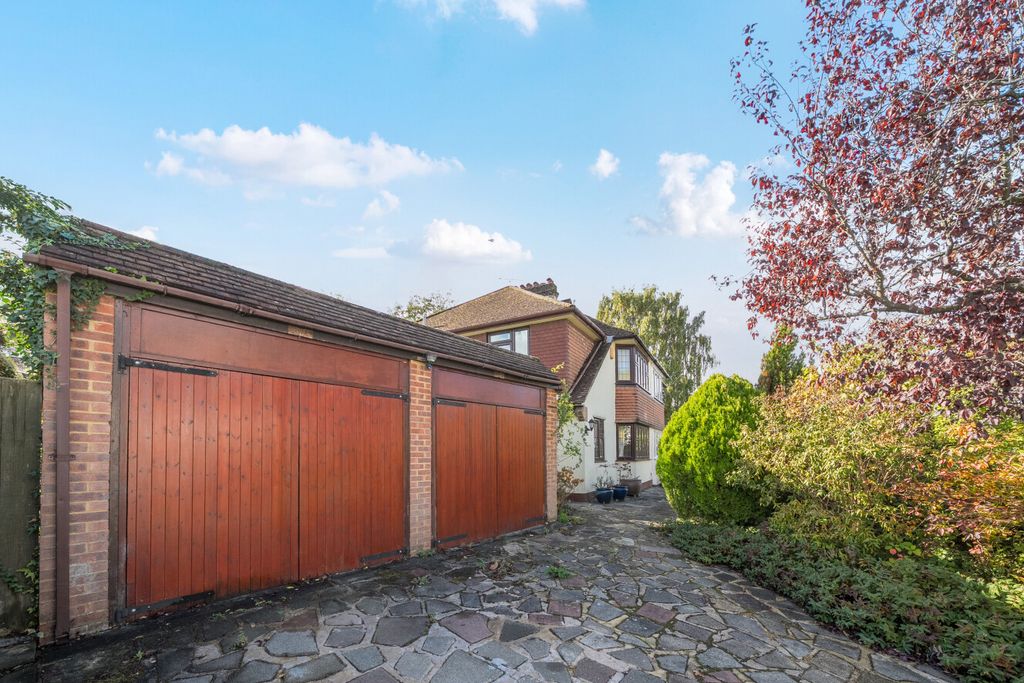 Property photo 2 of 16 1529994-3-6Ad219B...