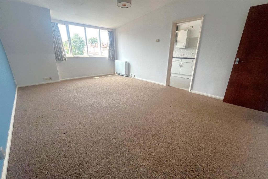 Property photo 3 of 14 2B.Jpg