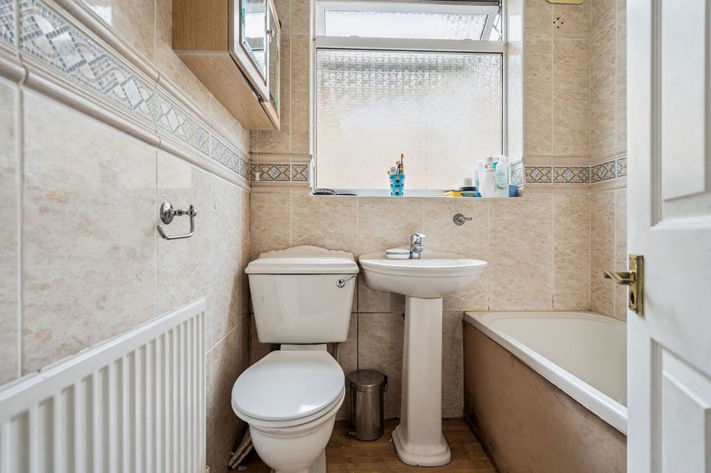 Property photo 3 of 20