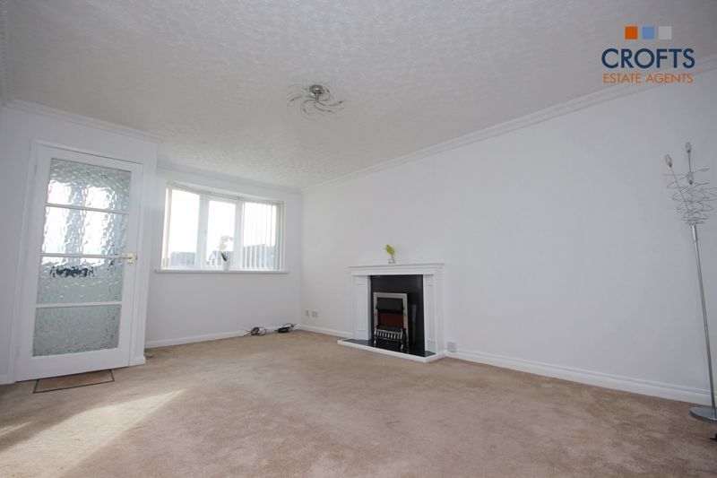 Property photo 2 of 11 Lounge