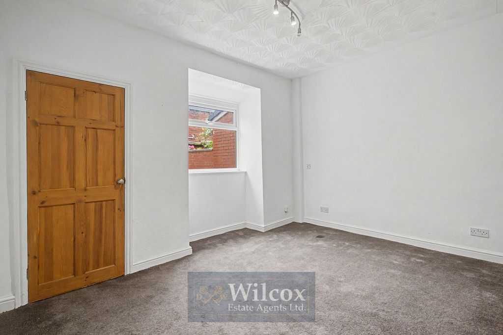 Property photo 3 of 21