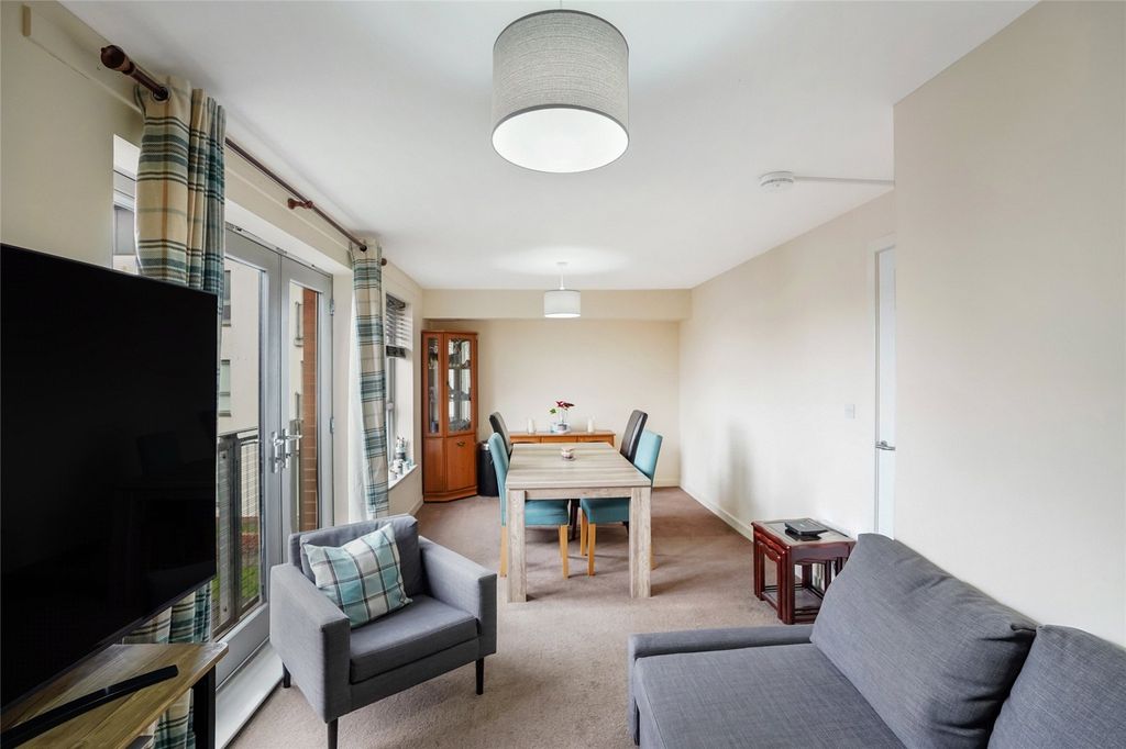 Property photo 2 of 20 Lounge/Diner