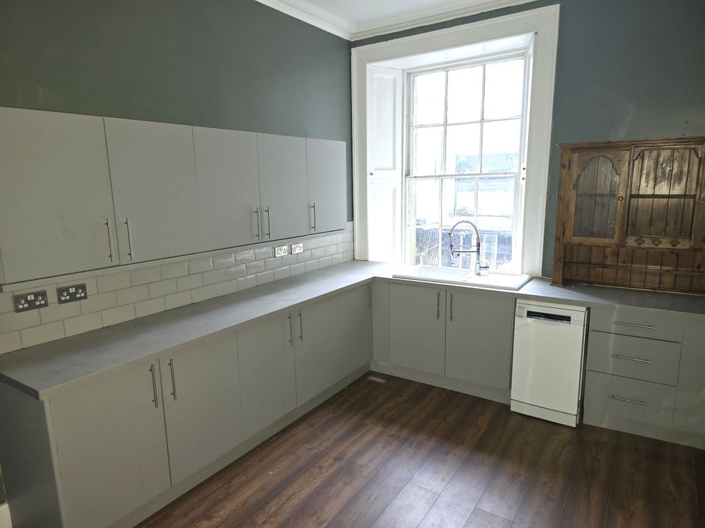 Property photo 3 of 17 3