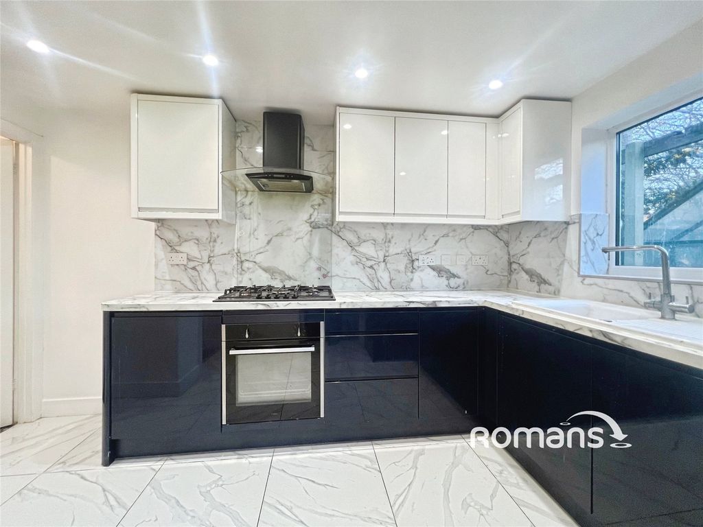 Property photo 3 of 14 Picture No. 18