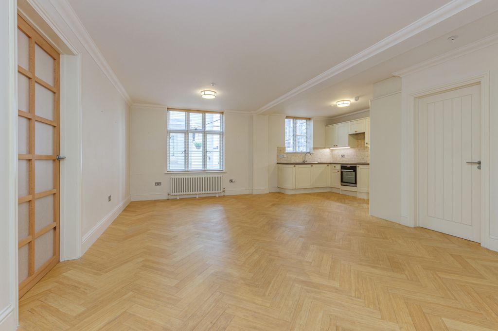 Property photo 3 of 12 0009