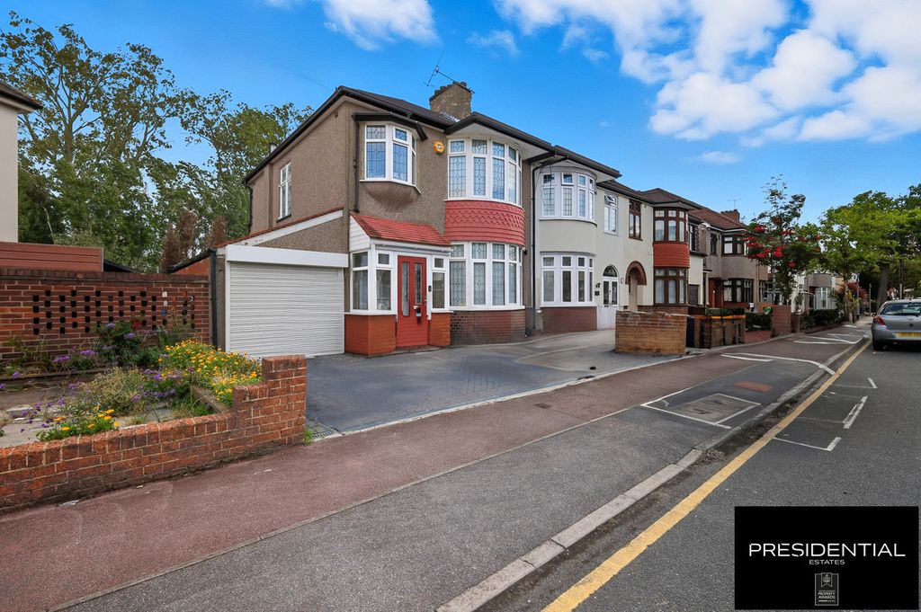 Property photo 1 of 27