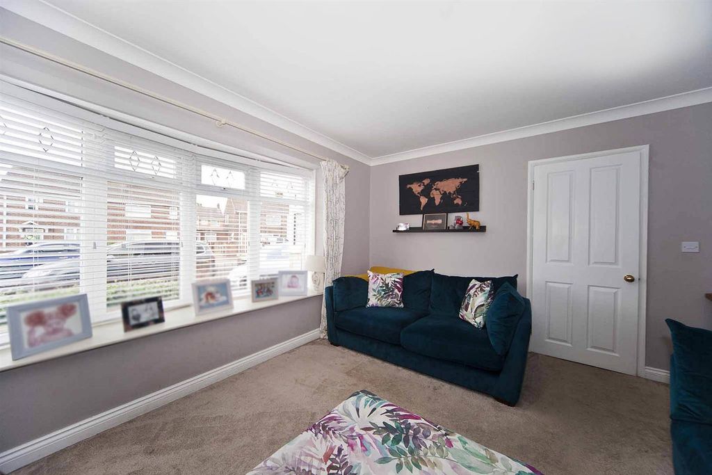 Property photo 3 of 23