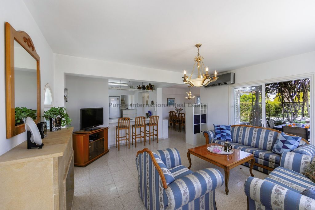 Property photo 3 of 33