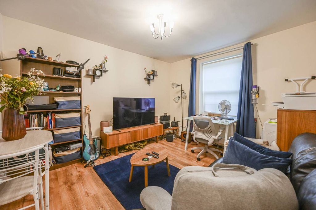 Property photo 1 of 5