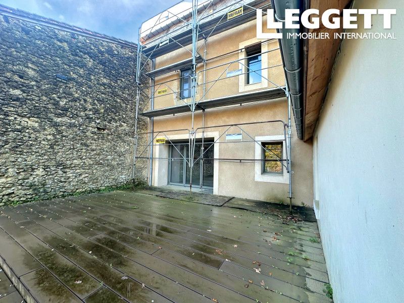 Property photo 2 of 10