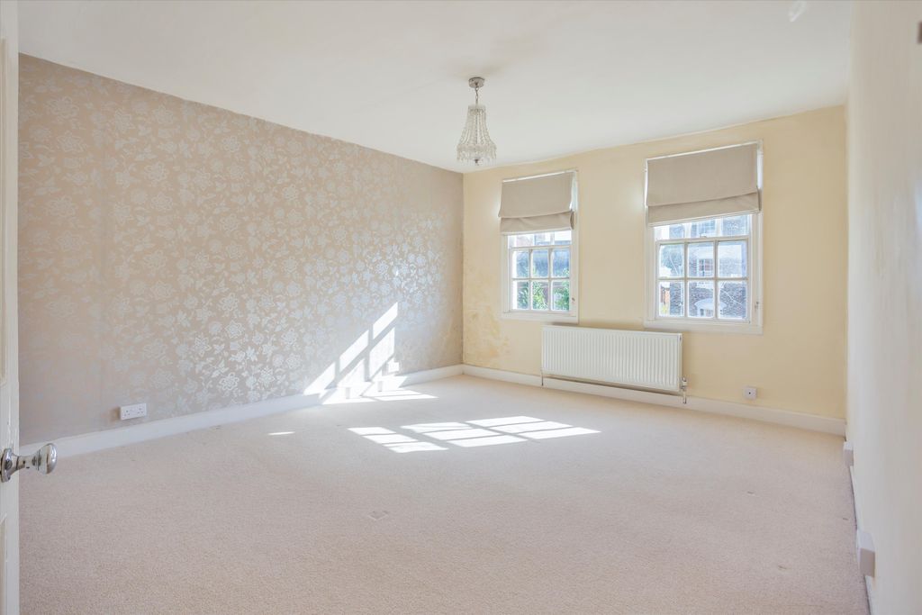 Additional image 10 of 4 bed town house for saleHigh Street, Hungerford, Berkshire RG17