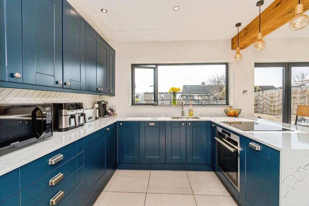 Property photo 2 of 24