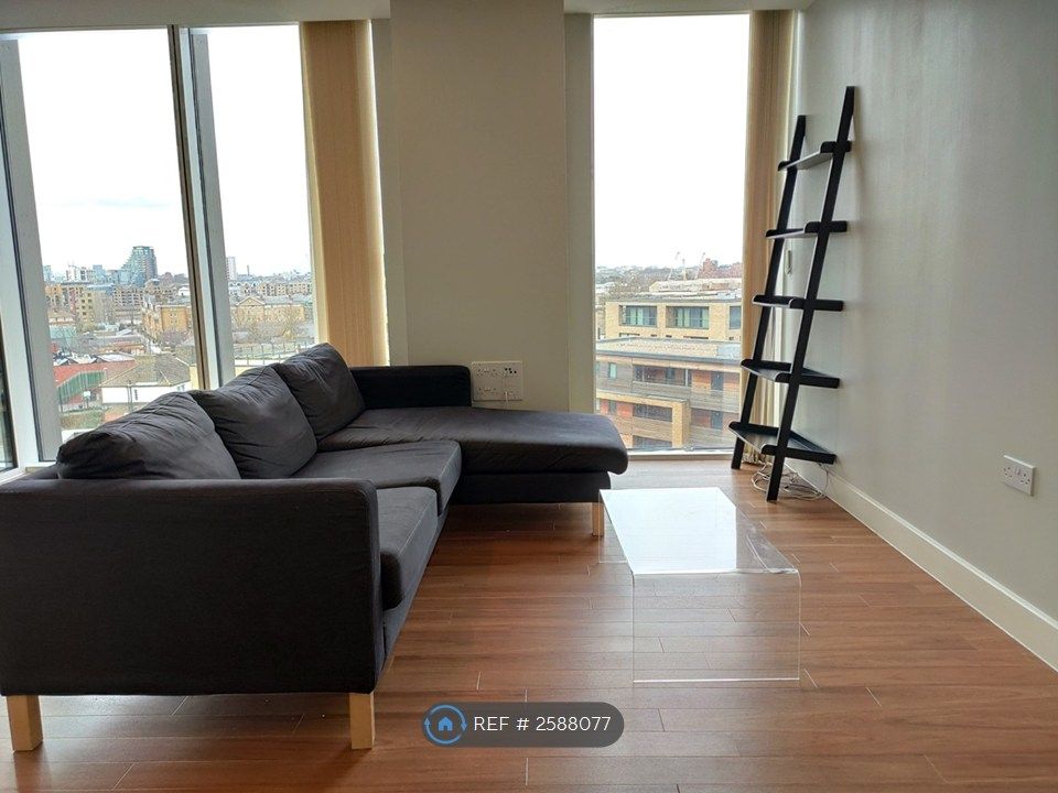 Property photo 3 of 13 Lounge 2