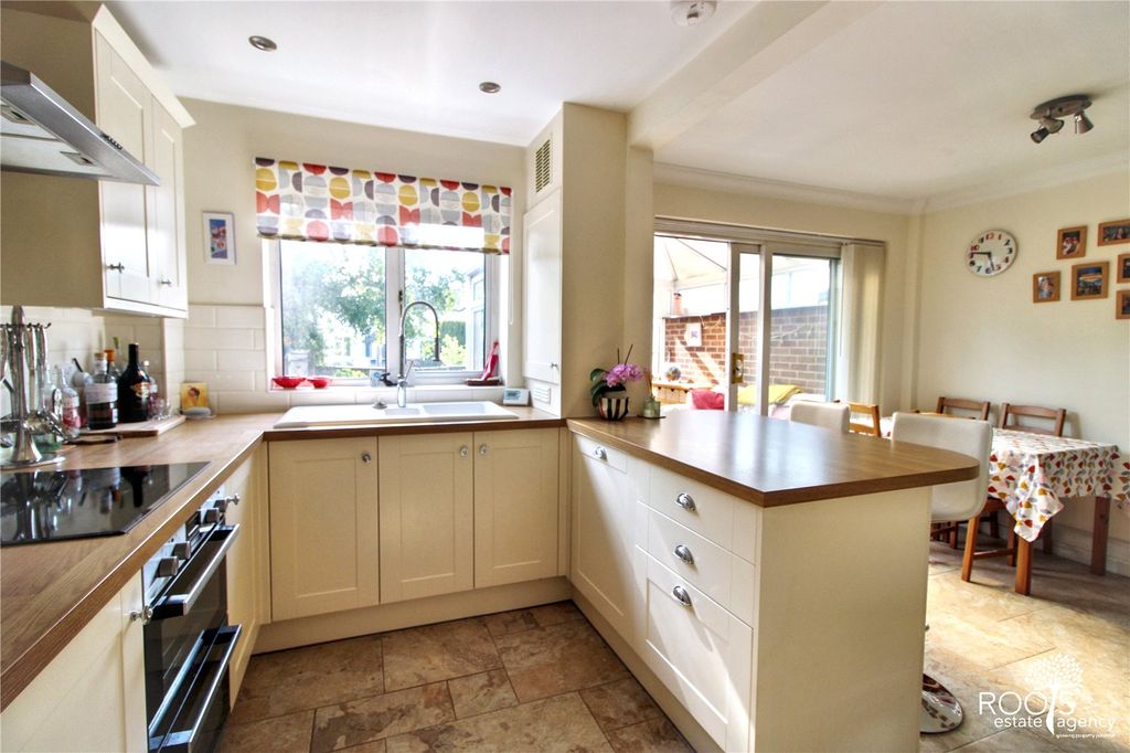 Property photo 2 of 12 Picture No. 05