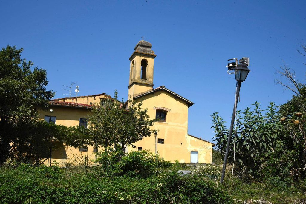 Property photo 2 of 30