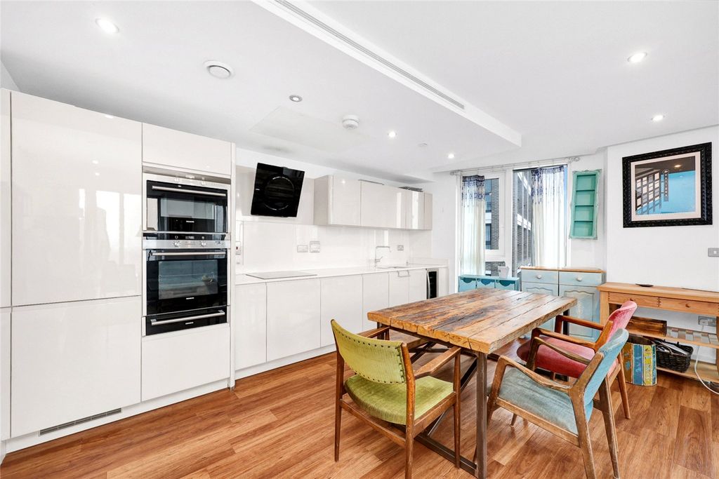 Property photo 3 of 20 Picture No. 05