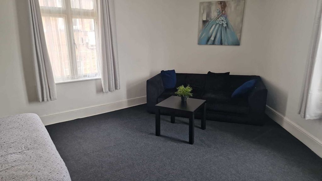 Property photo 1 of 3
