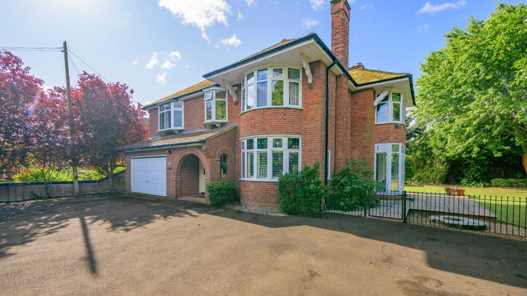 Property photo 1 of 22