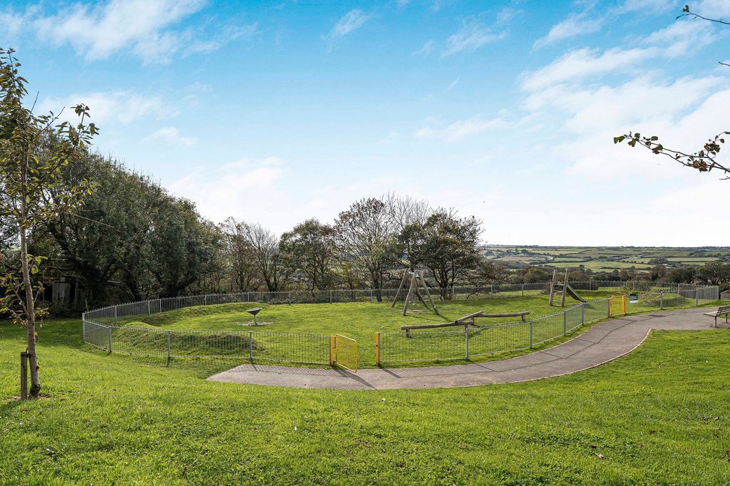 Property photo 3 of 24