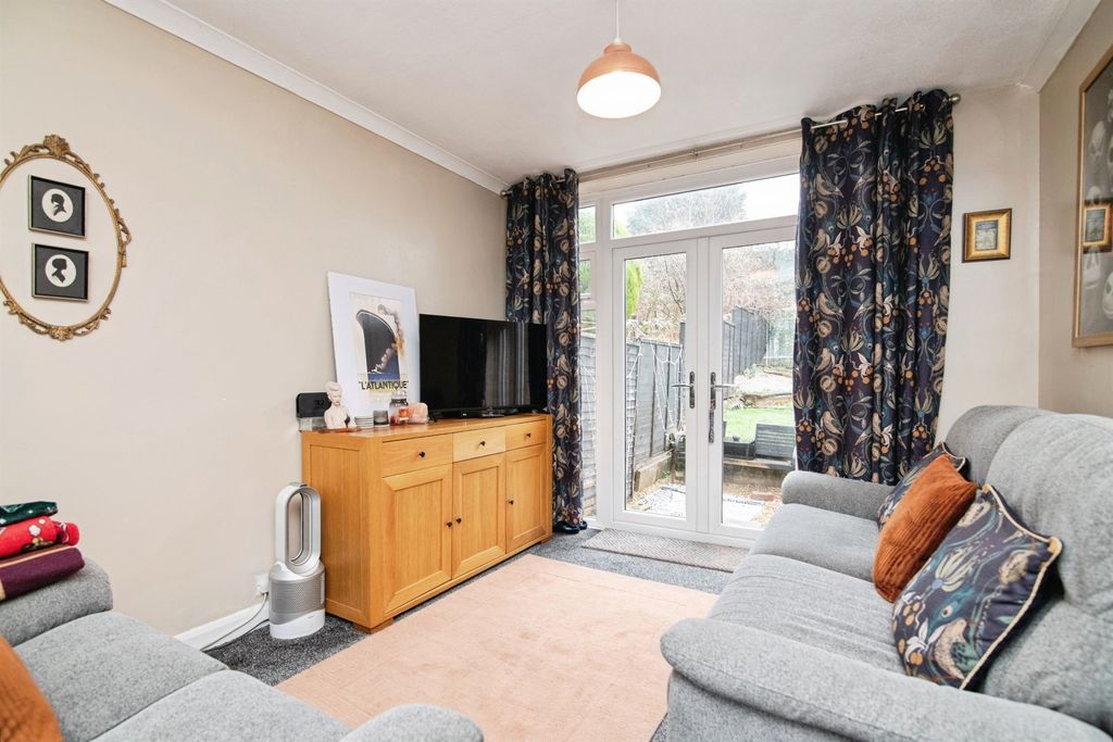 Property photo 2 of 11