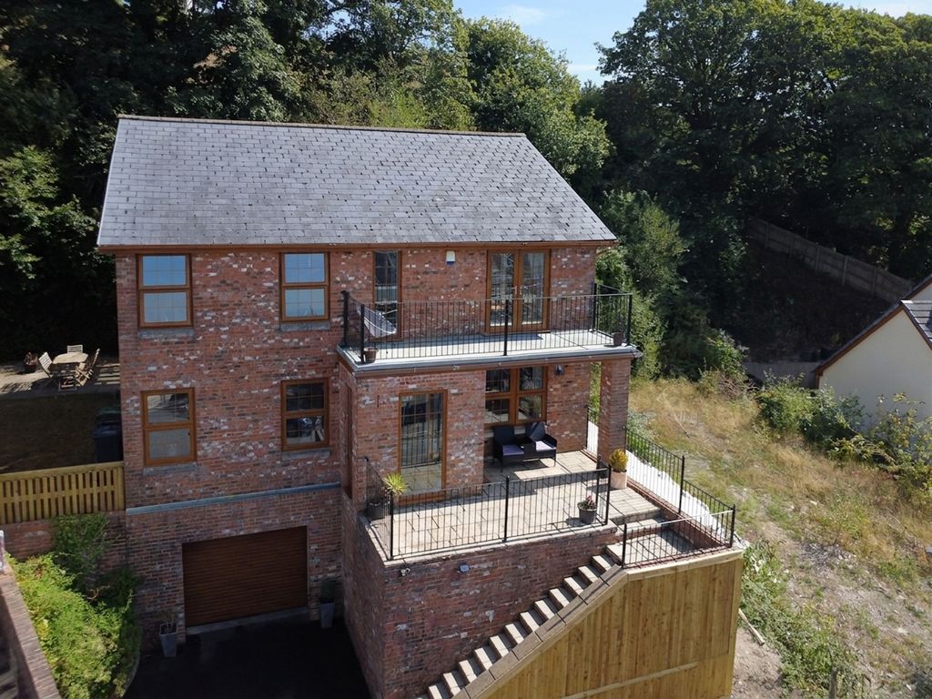 Property photo 1 of 31