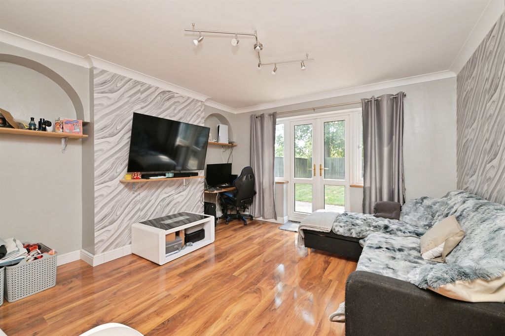 Property photo 3 of 17