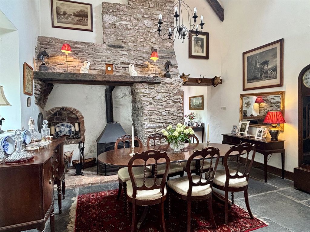 Property photo 2 of 44 Picture No. 19