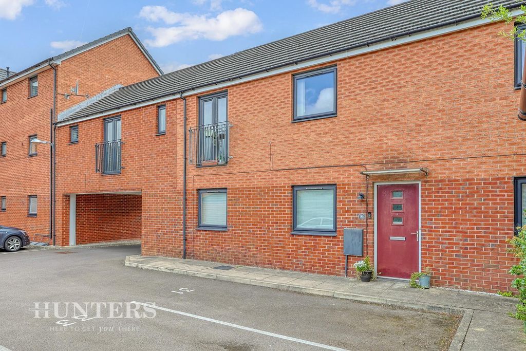 Property photo 1 of 18 Front