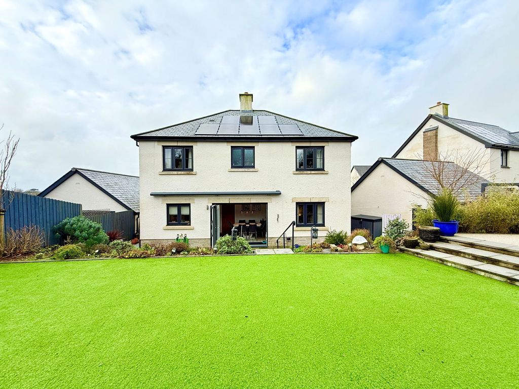 Property photo 2 of 21