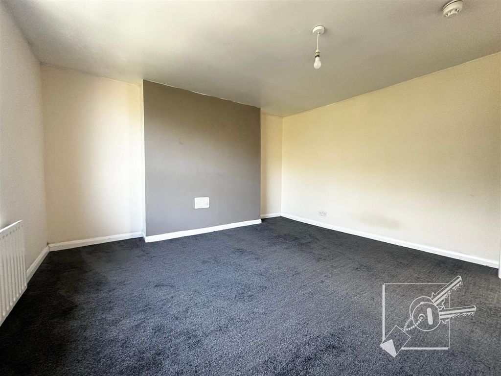 Property photo 3 of 9 Living Room