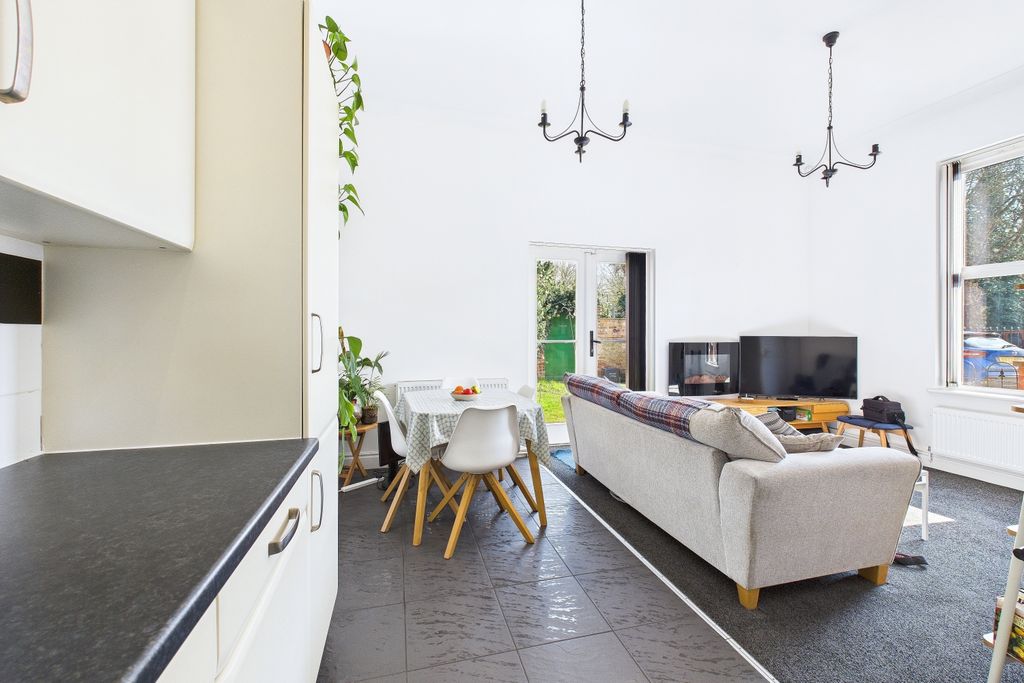 Property photo 2 of 16 Cam03162G0-Pr0229-Still004