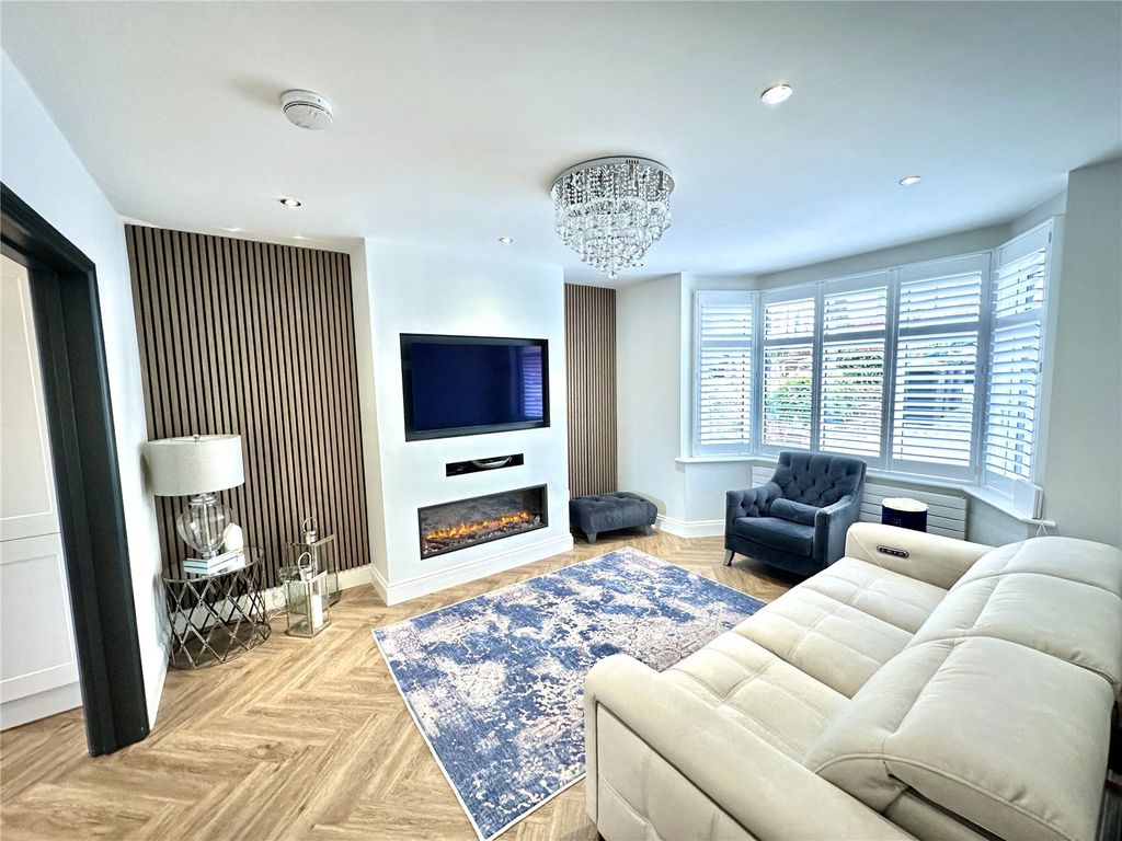 Property photo 3 of 24 Picture No. 06