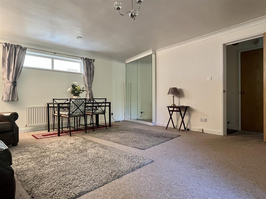 Property photo 3 of 16 Living Room