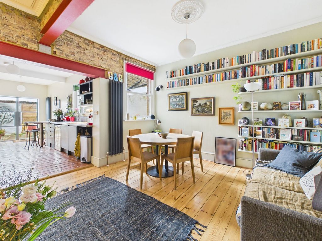 Property photo 2 of 22