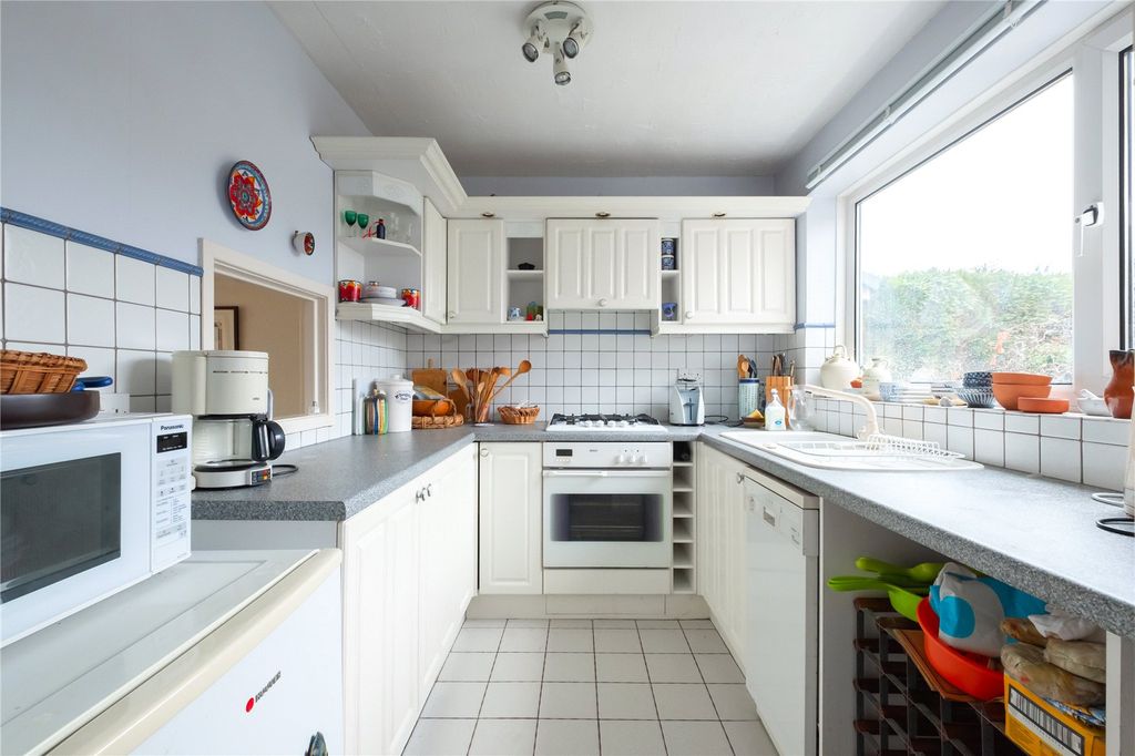 Property photo 2 of 18 Kitchen